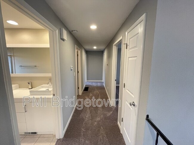 Building Photo - 15300 SE Lee Ave