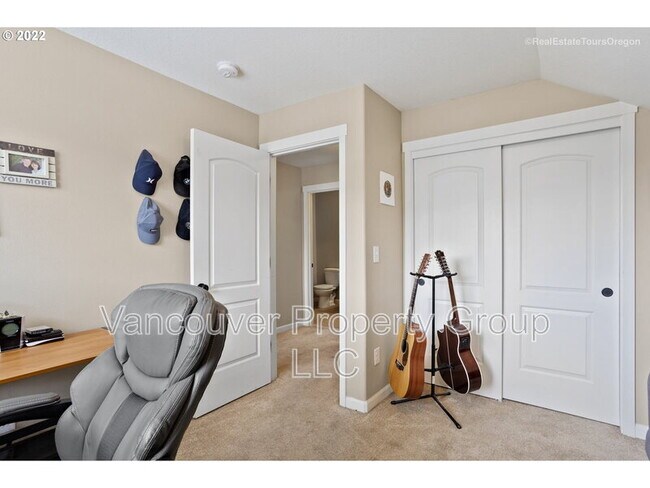 Building Photo - 2707 NE 131st Ct