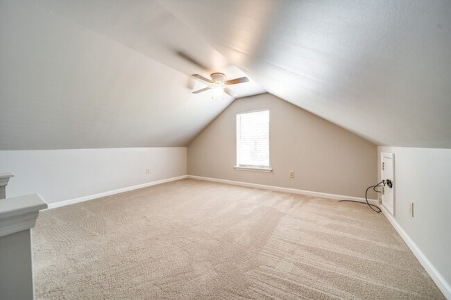Building Photo - 133 Cloverfield Ct
