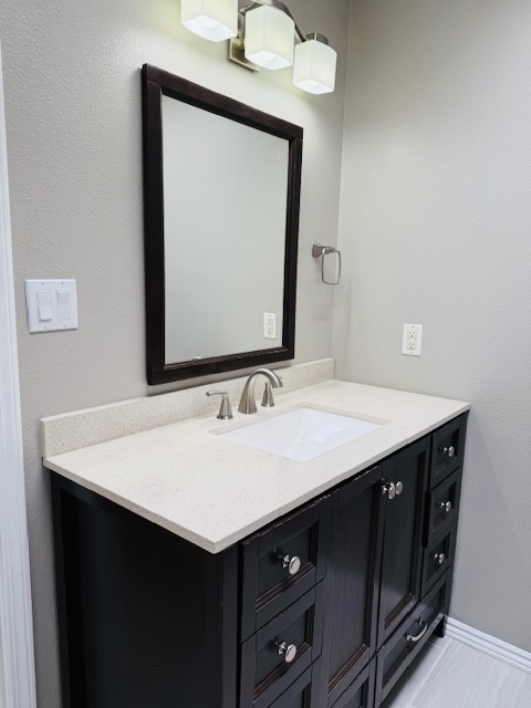 Building Photo - 6936 Black Pine Pl NE