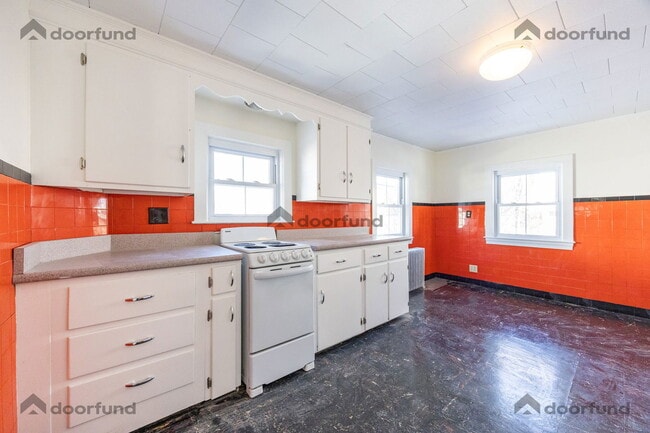 Building Photo - 12 Page St