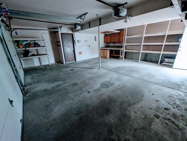 Building Photo - 11843 S Cedar Ridge Rd