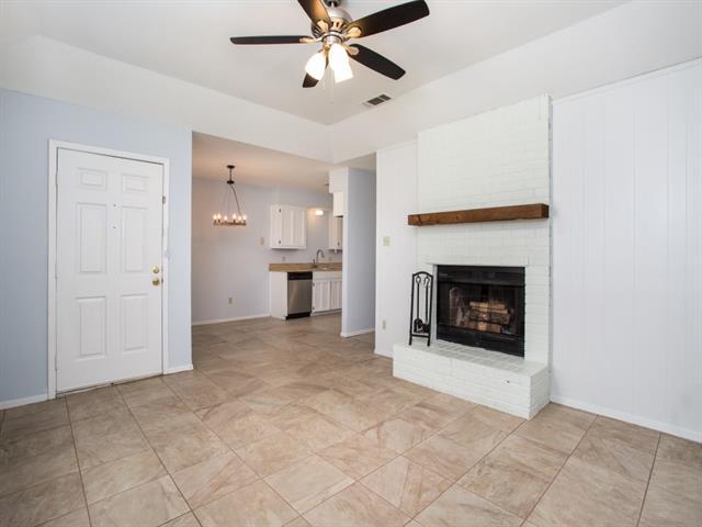 Building Photo - 980 Meadow Cir S