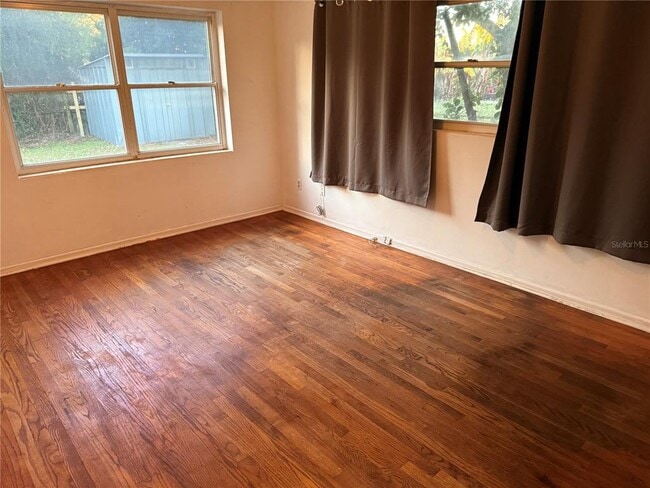 Building Photo - 2428 E Pershing Ave