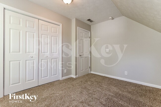 Building Photo - 2229 W 58th St