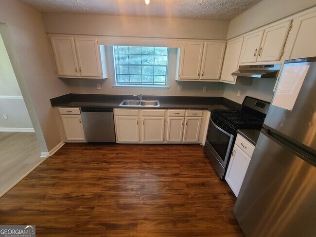 Building Photo - 2652 Creek Hollow Dr