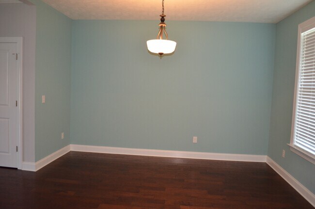 Building Photo - 519 Bunchgrass St