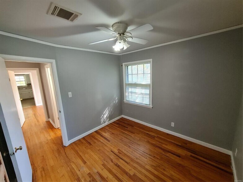 Building Photo - 959 Green Ridge Ct