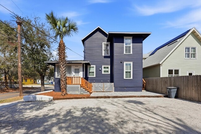 Building Photo - 300 E 3rd St