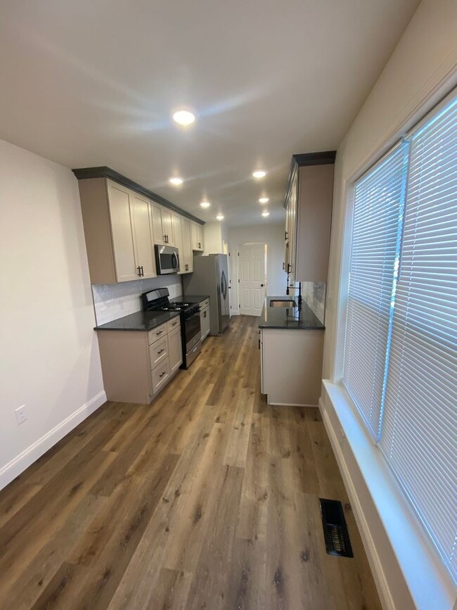 Building Photo - Beautiful 3-Bedroom Home!