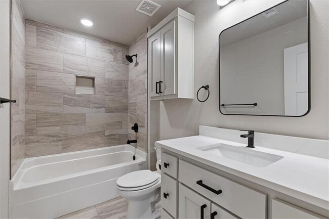 Building Photo - 3 Pickering Dr