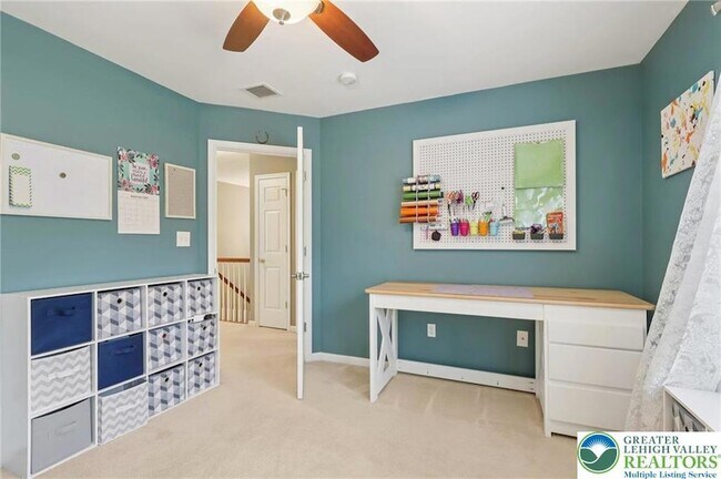 Building Photo - 5192 Spring Ridge Dr E