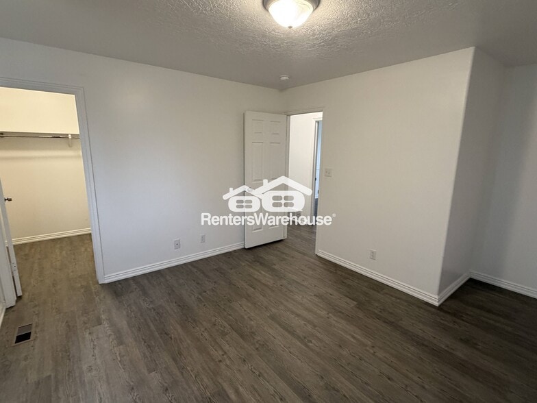 Building Photo - 1442 W 730 S St