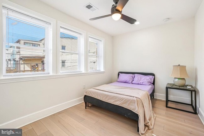 Building Photo - 4420 15th St NW