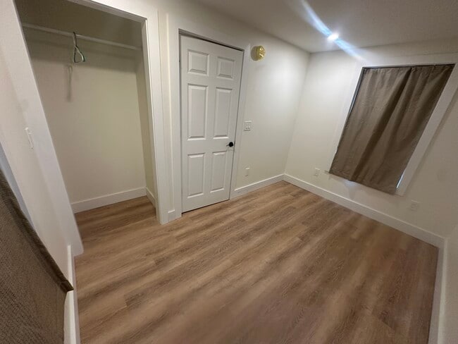 Building Photo - 102 Saco Ave