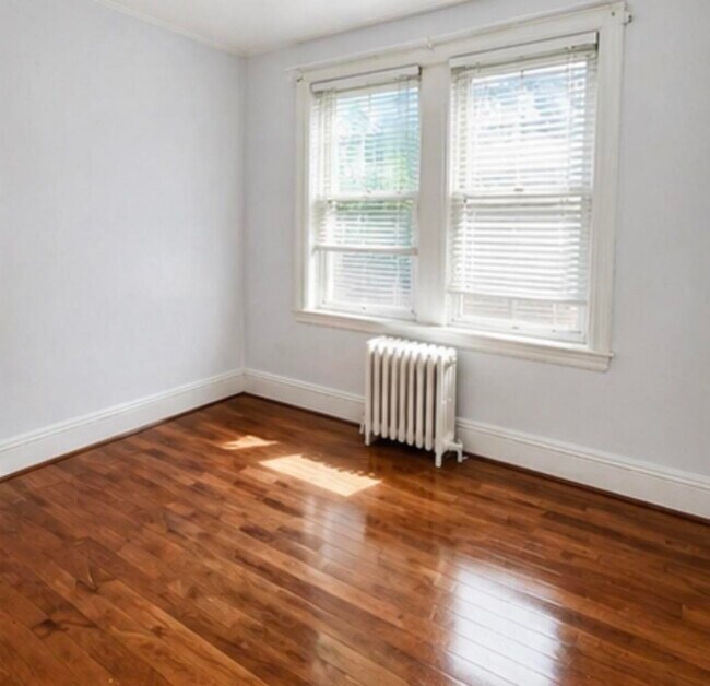 Building Photo - 142 W 27th St