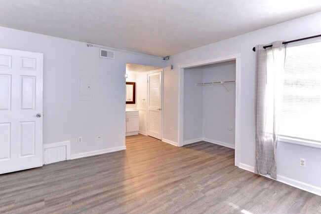 Building Photo - Gated Community Condo in Hampton