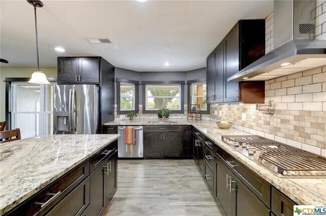 Building Photo - 112 W Mimosa Cir