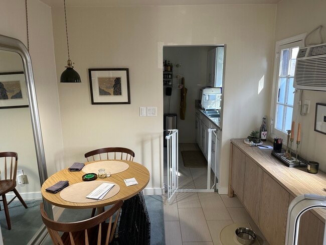 Building Photo - 2905 Reservoir St