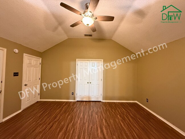 Building Photo - Charming 3-Bedroom Home for Lease in Watauga!