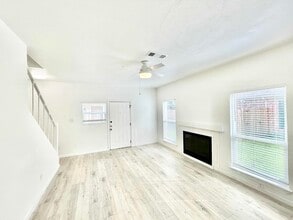 Building Photo - 1512 Mayfair Dr