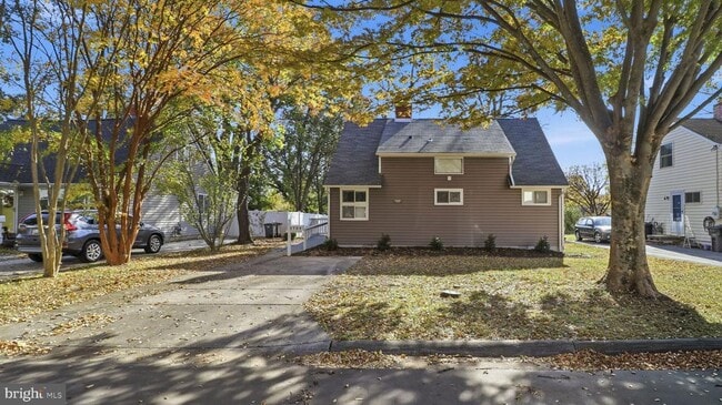 Building Photo - 5724 Denfield Rd