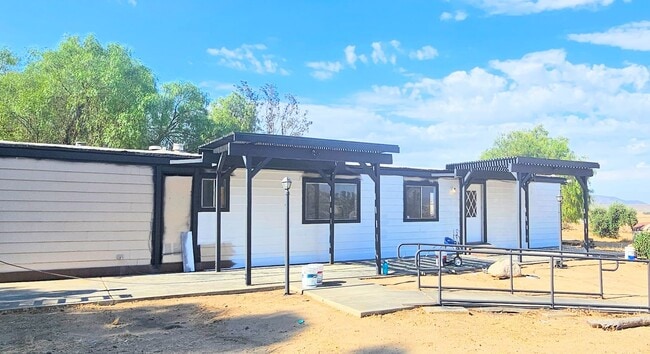 Building Photo - Rancho De Oro