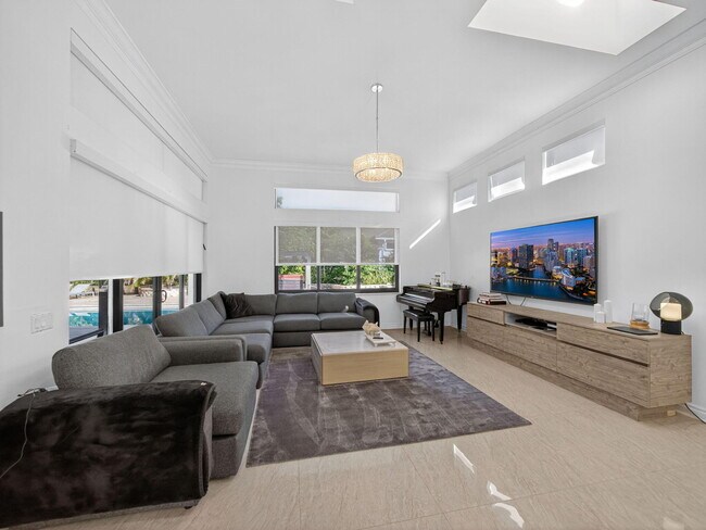 Building Photo - 125 Pembroke Dr