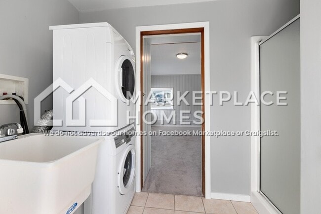 Building Photo - 615 S 225th St