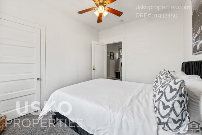 Building Photo - 808 Main St