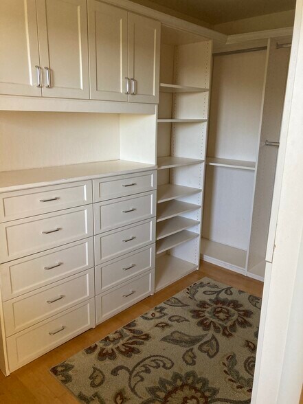 Building Photo - 1377 Ardmore Dr