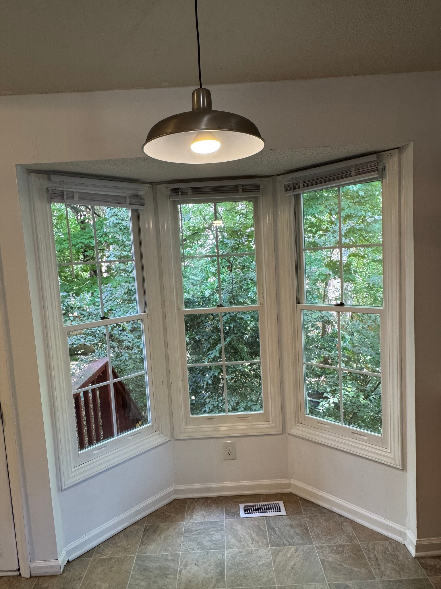 Bay WIndow Kitchen Nook - 632 Penncross Dr