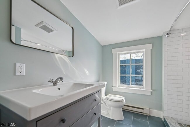 Building Photo - 42 Brookfield Rd