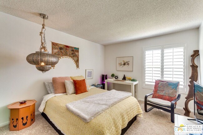 Building Photo - 2170 S Palm Canyon Dr
