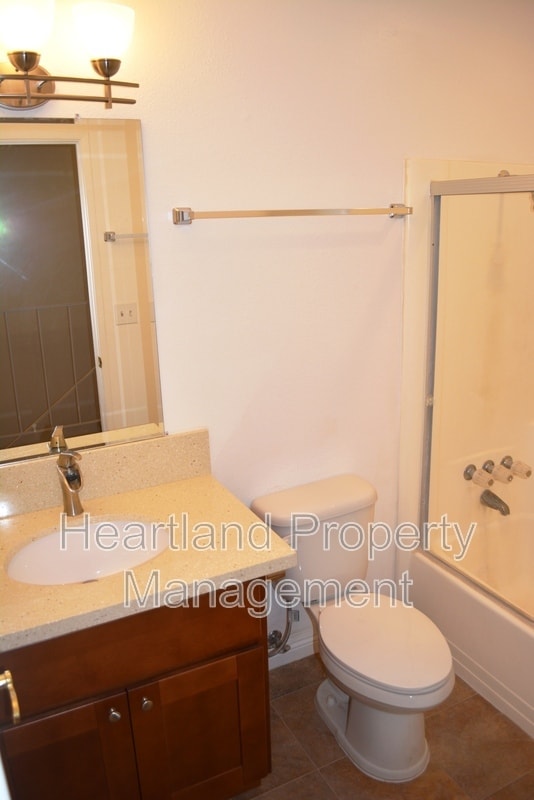 Building Photo - 8284 Echo Dell Rd