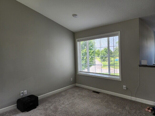 Building Photo - "Spacious 4-Bedroom Gem with 3 Full Baths and Nearly 2,000 Sq Ft of Comfort in Waverly!"