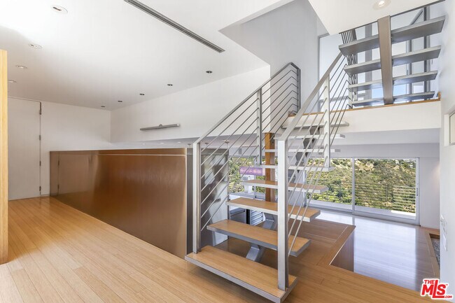 Building Photo - 1260 Linda Flora Dr
