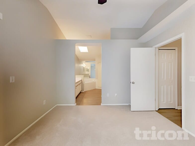 Building Photo - 7227 Edgewater Shores Ct