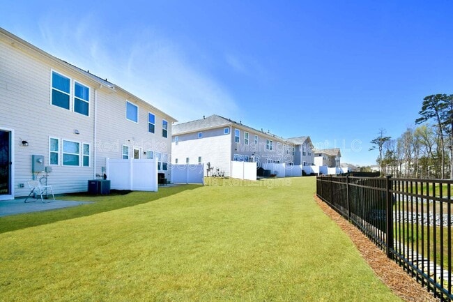 Building Photo - 1227 Southern Sugar Dr