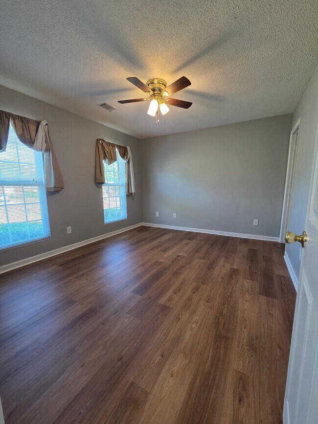 Building Photo - 4412 Hatteras Dr