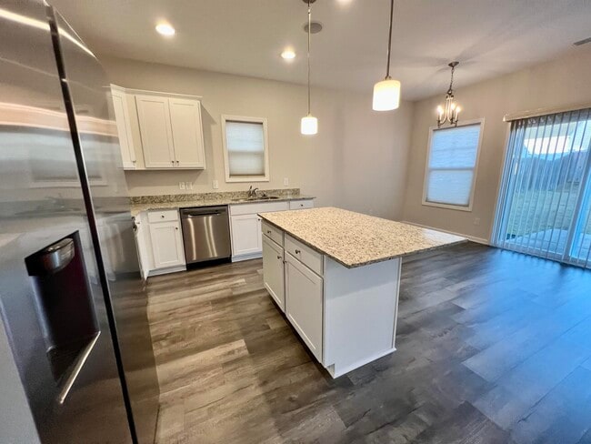 Building Photo - 4044 Thimbleberry Dr