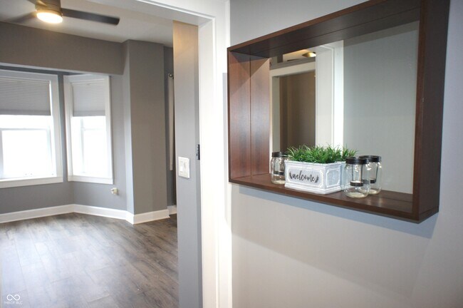 Building Photo - 230 E 9th St