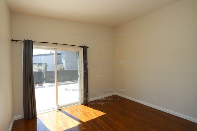 Building Photo - 636 E Birch St