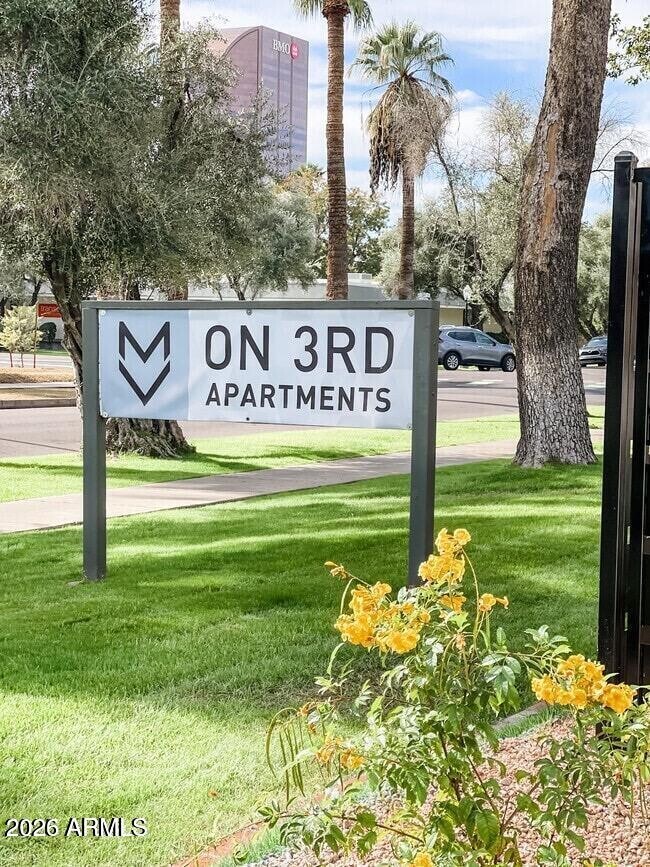 Building Photo - 302 E Monte Vista Rd