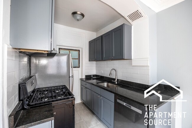 Building Photo - 1362 W Estes Ave