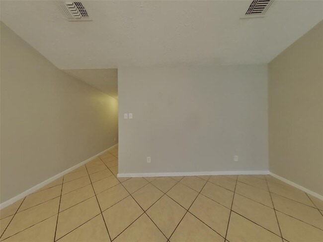 Building Photo - 4523 Mossygate Dr
