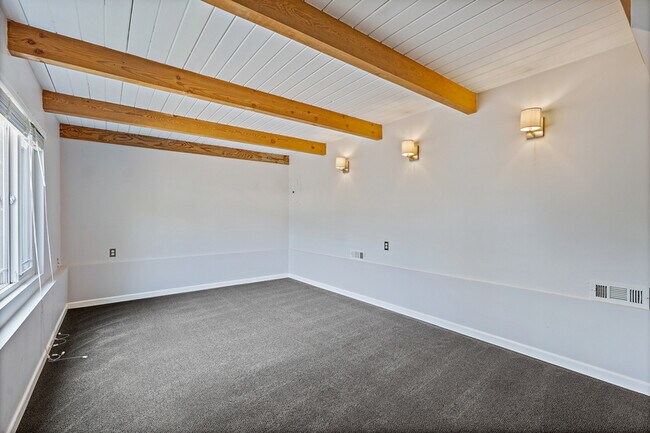 Building Photo - 4801 45th Ave S