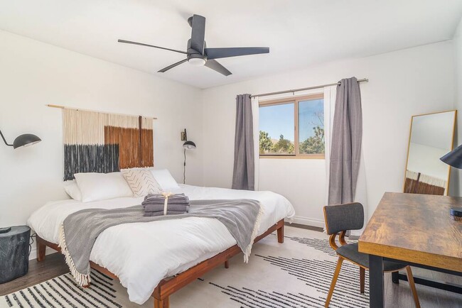 Building Photo - 57405 Navajo Trl