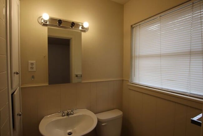 Building Photo - 3 Bed 2 Bath Home Near UT Tyler!
