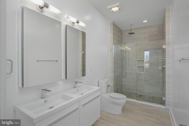 Building Photo - Pennsport Townhome with Garaged Parking